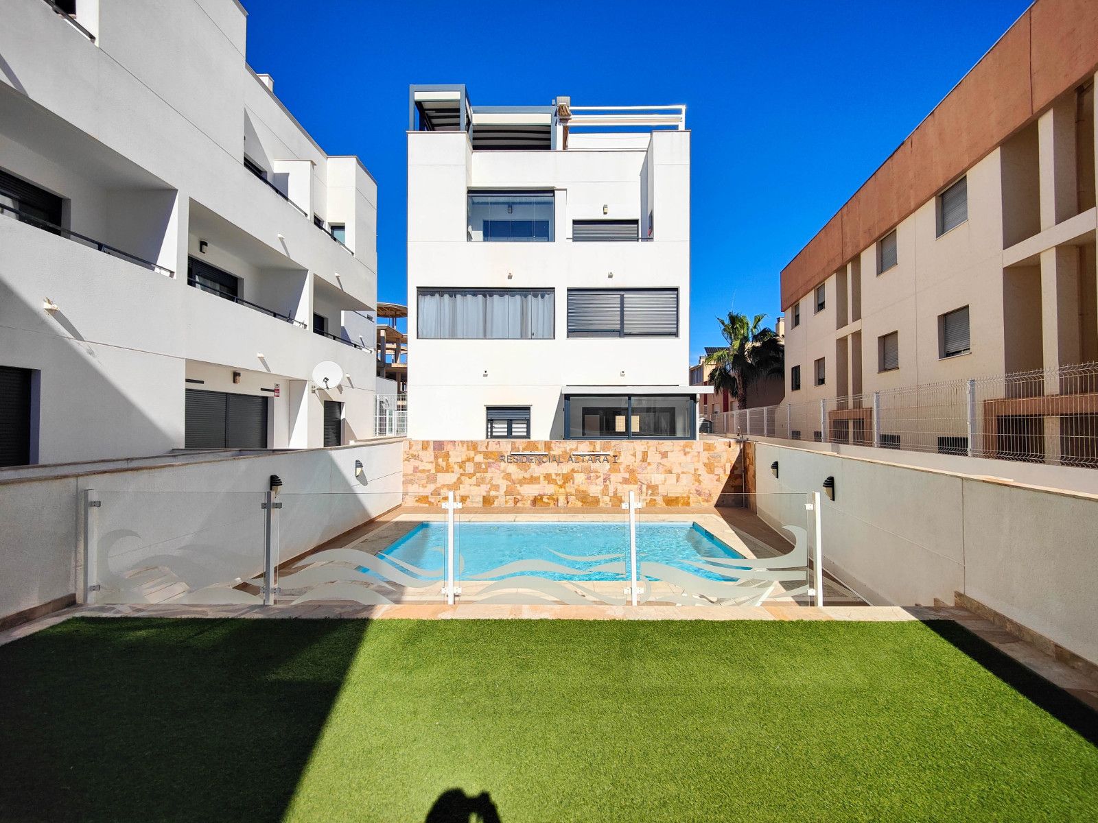 3-Bedroom Apartment in Guardamar del Segura - Image 36