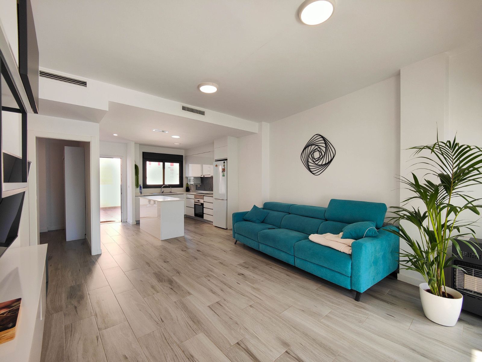 3-Bedroom Apartment in Guardamar del Segura - Image 9