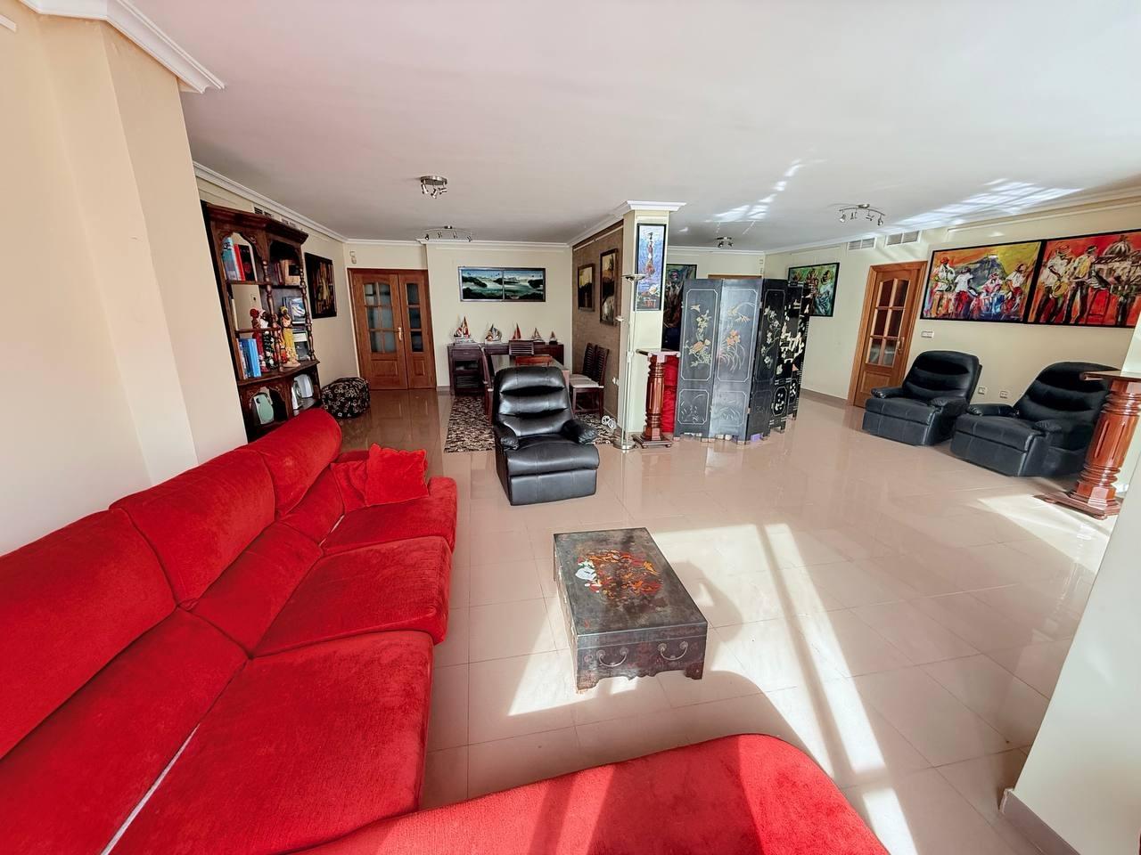 4-Bedroom Apartment in Orihuela Costa - Image 2