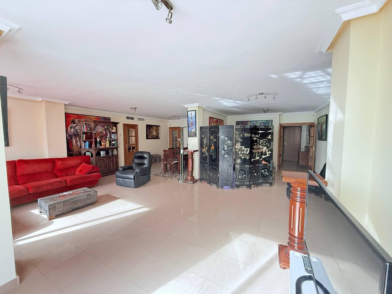 4-Bedroom Apartment in Orihuela Costa - Image 27