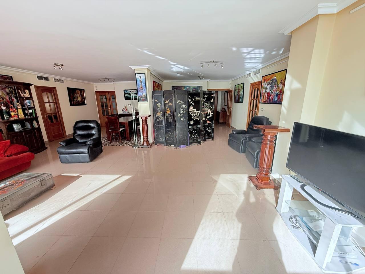 4-Bedroom Apartment in Orihuela Costa - Image 3