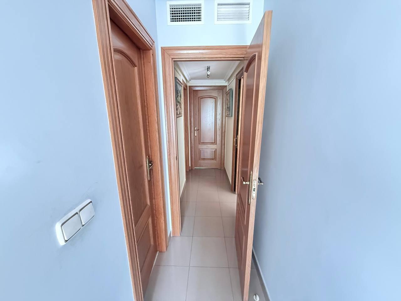 4-Bedroom Apartment in Orihuela Costa - Image 31