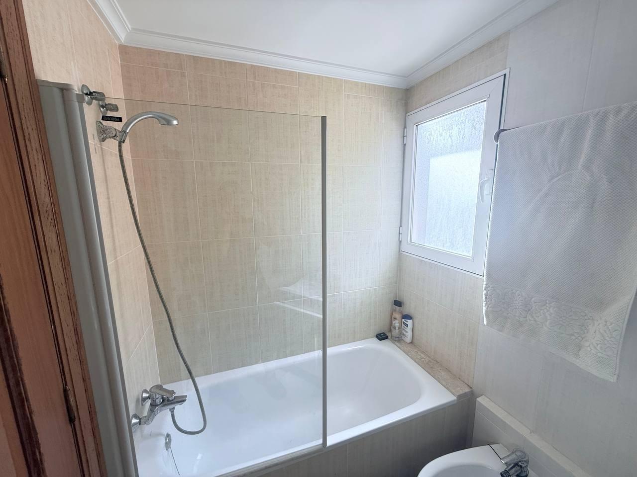 4-Bedroom Apartment in Orihuela Costa - Image 32