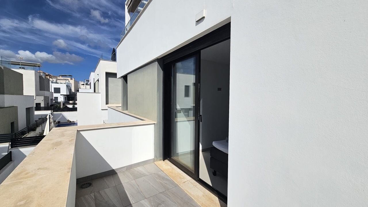 6-Bedroom Villa in Villamartín-las Filipinas, Orihuela Costa - Image 17