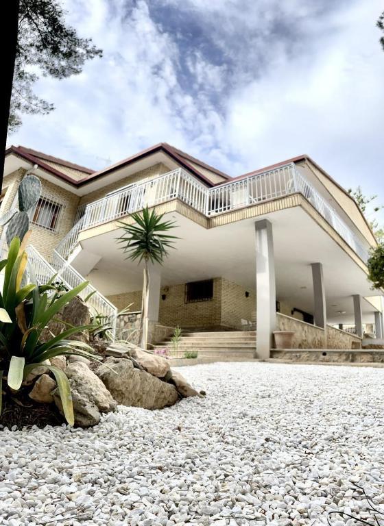 Villa met 4 Slaapkamers in Campoamor, Orihuela Costa - Image 1