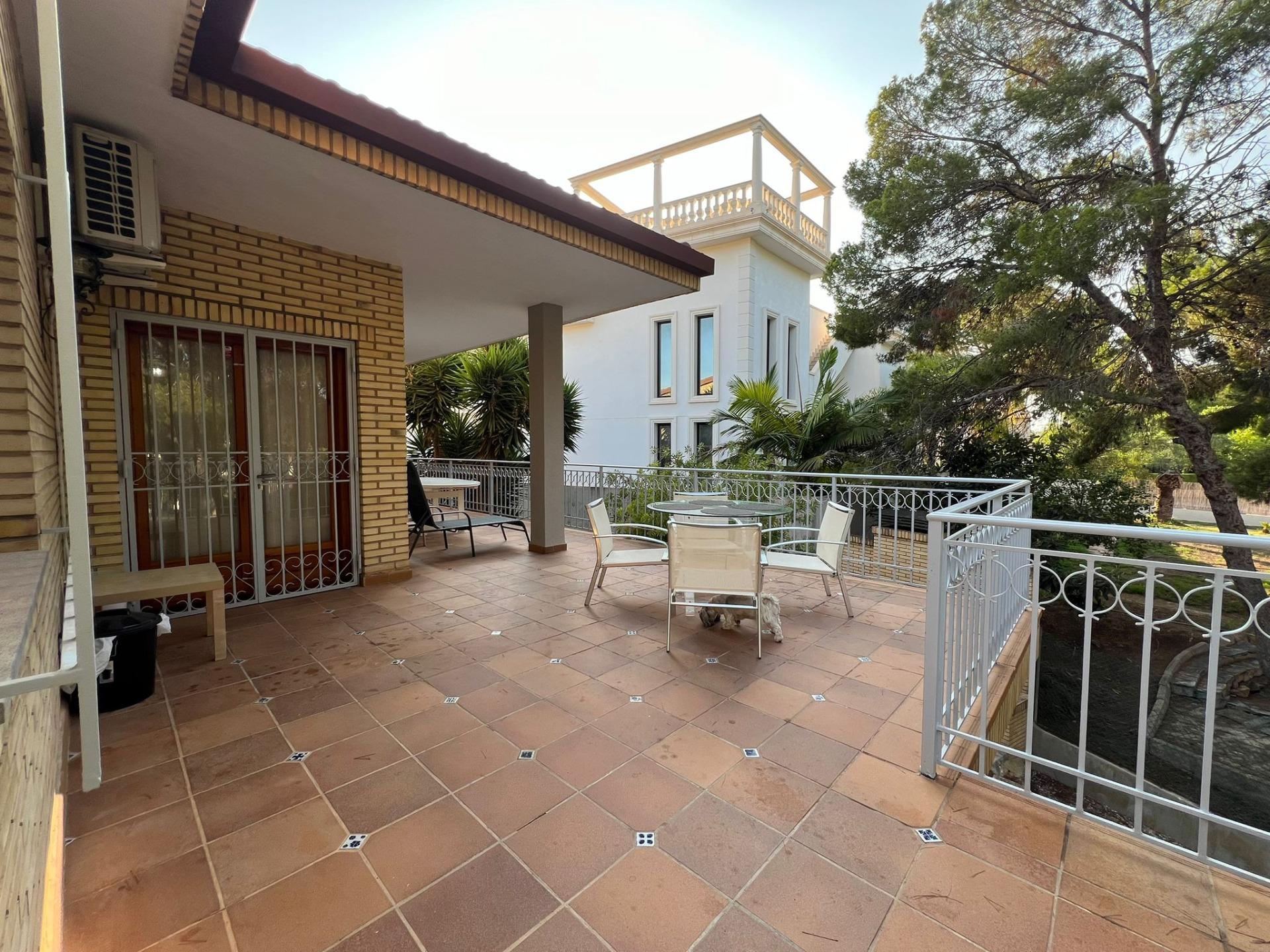 Villa met 4 Slaapkamers in Campoamor, Orihuela Costa - Image 12