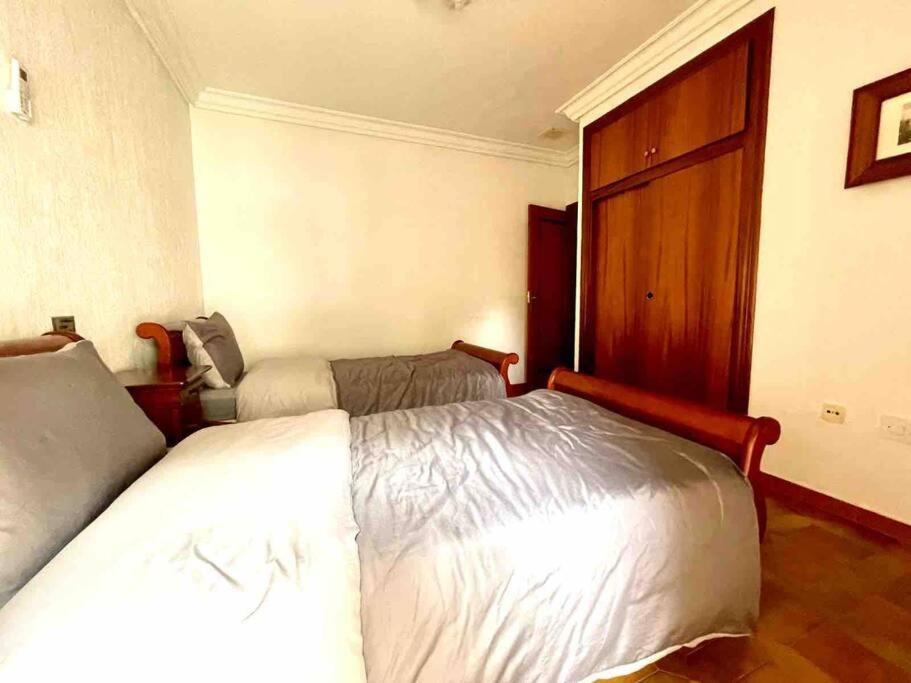 Villa met 4 Slaapkamers in Campoamor, Orihuela Costa - Image 30