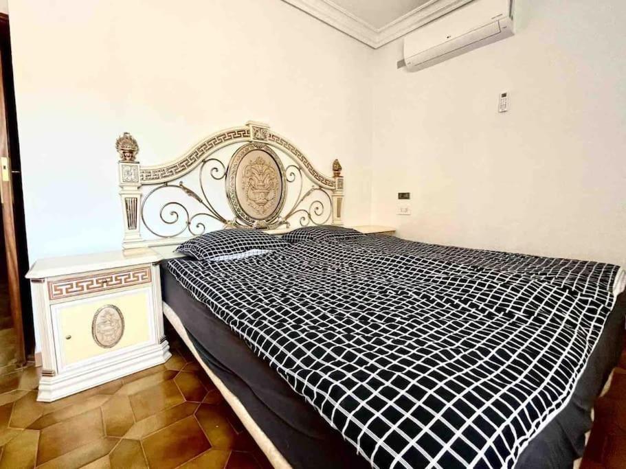 Villa met 4 Slaapkamers in Campoamor, Orihuela Costa - Image 31