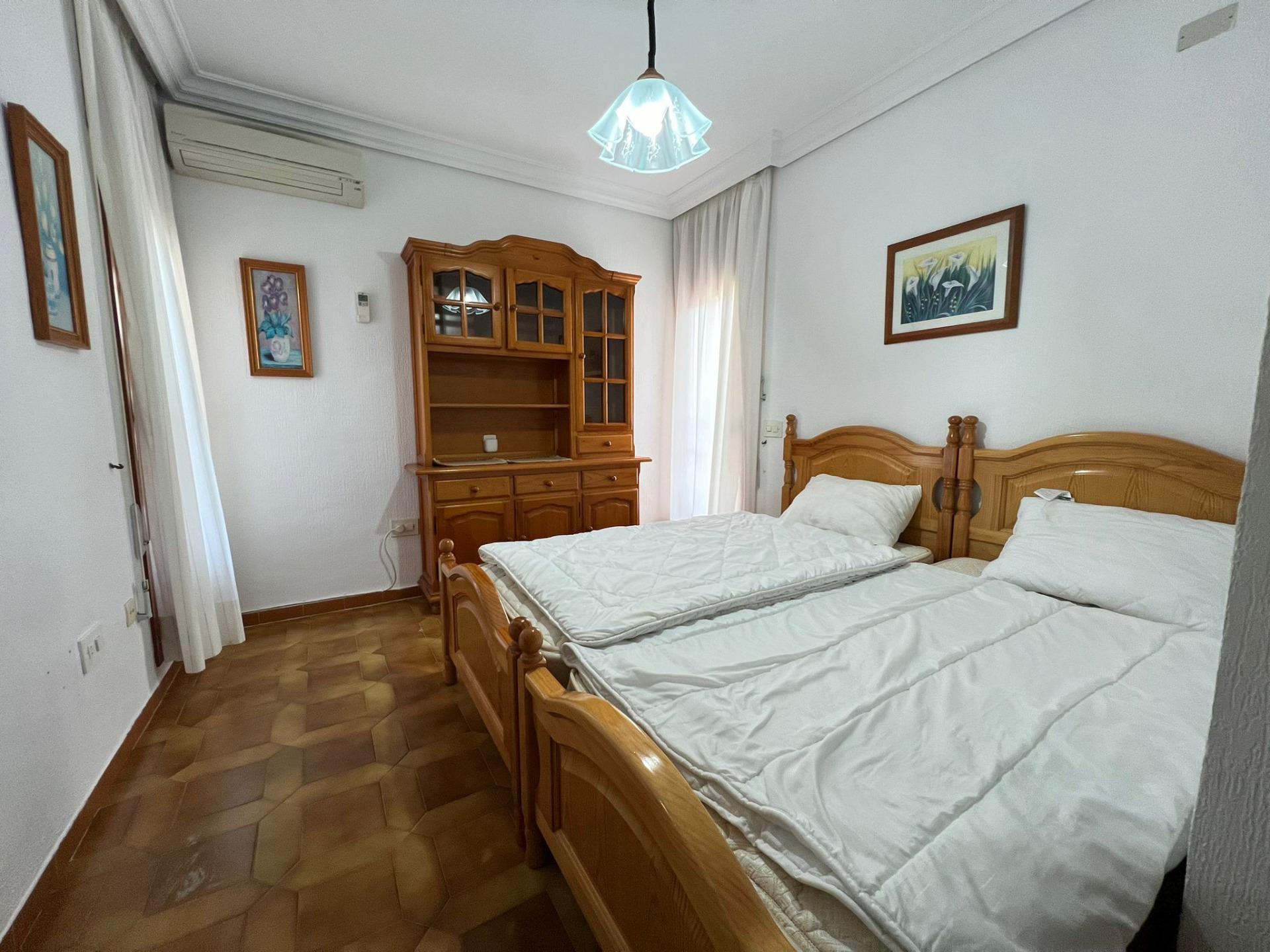 Villa met 4 Slaapkamers in Campoamor, Orihuela Costa - Image 39