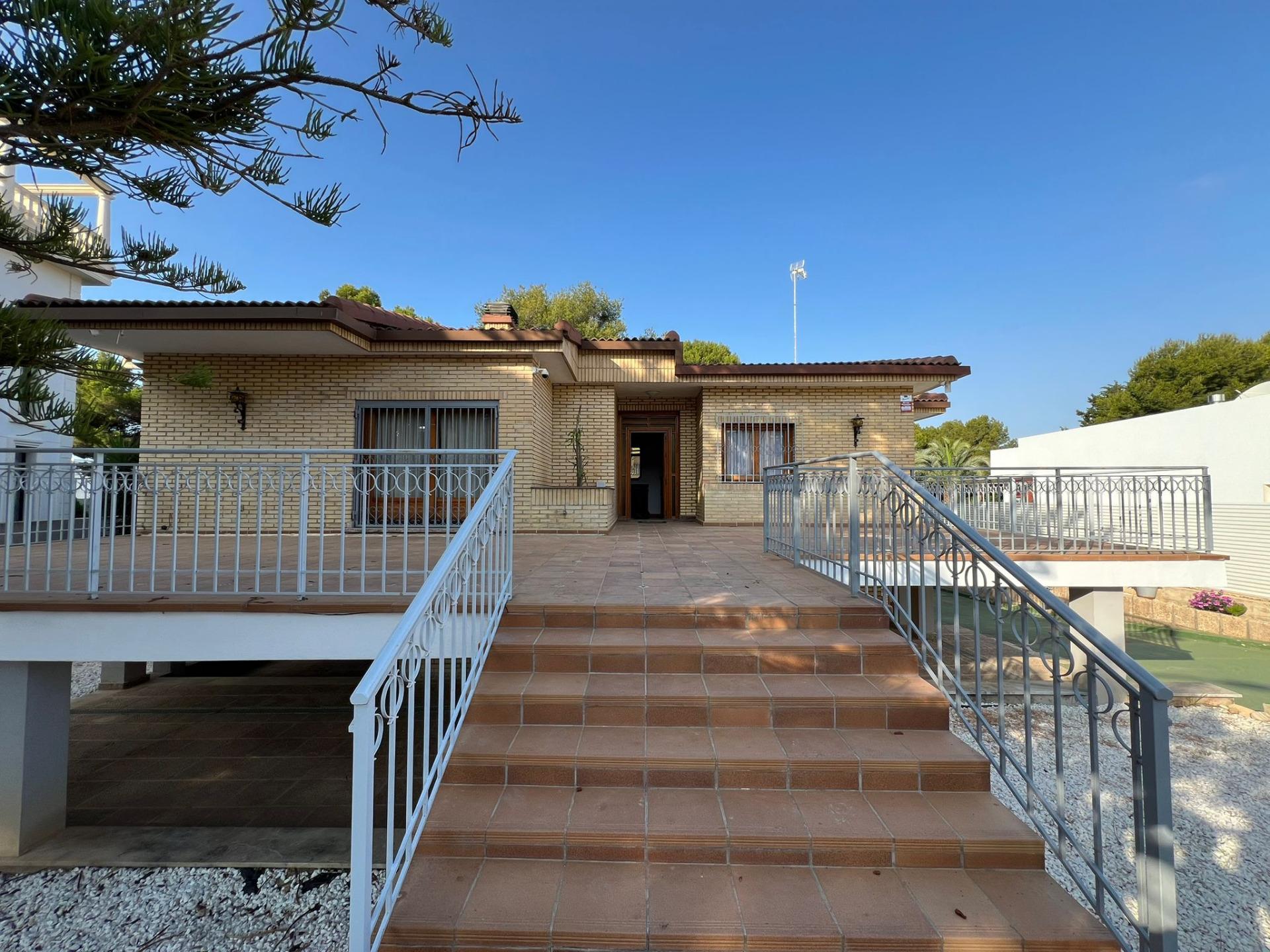 Villa met 4 Slaapkamers in Campoamor, Orihuela Costa - Image 8
