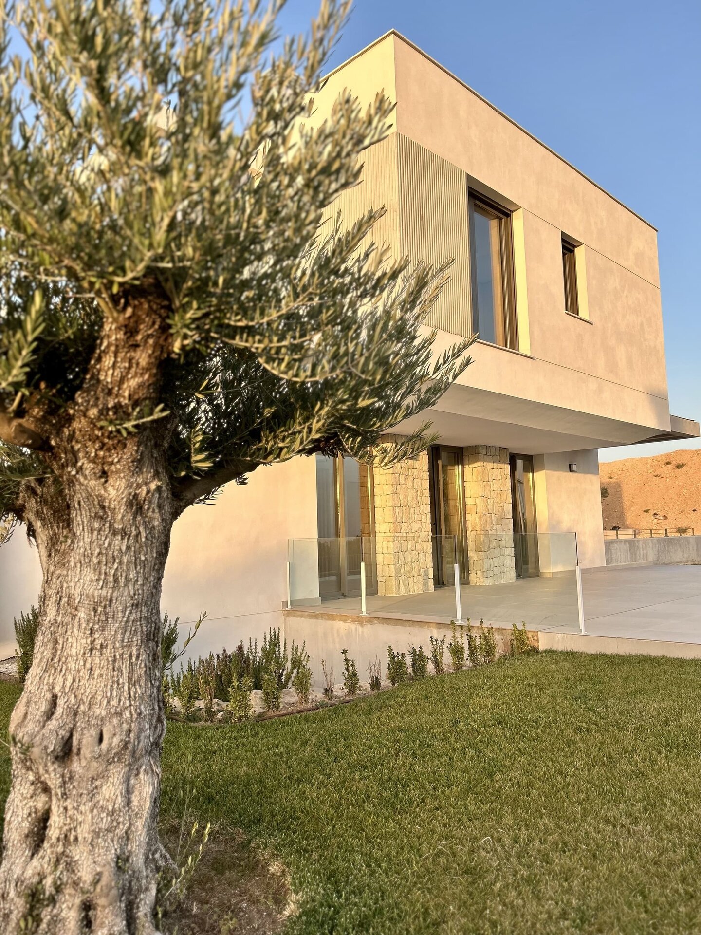 4-Bedroom Detached House in Finestrat - Image 4