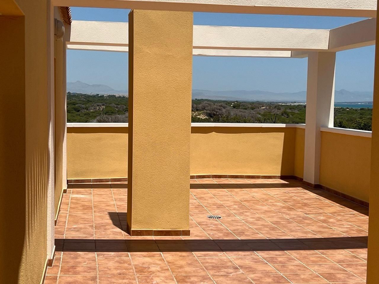 2-Bedroom Penthouse in Puerto Deportivo, Guardamar del Segura - Image 1