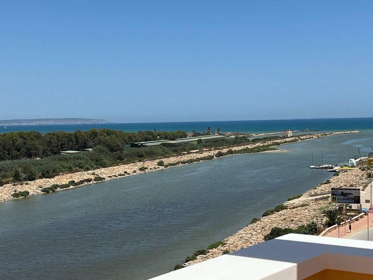 2-Bedroom Penthouse in Puerto Deportivo, Guardamar del Segura - Image 13