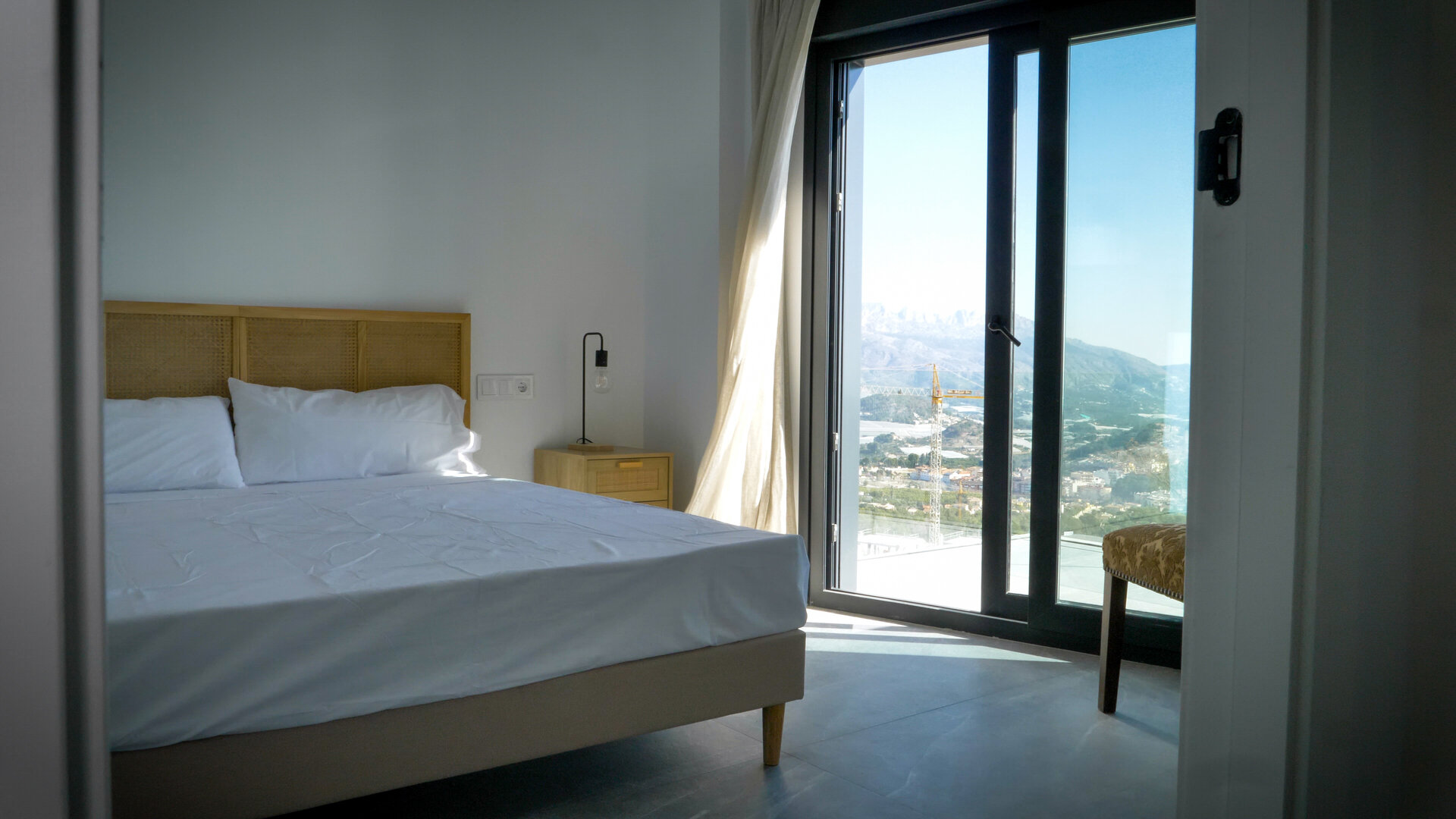 3-Bedroom Semi-Detached House in Polop - Image 3