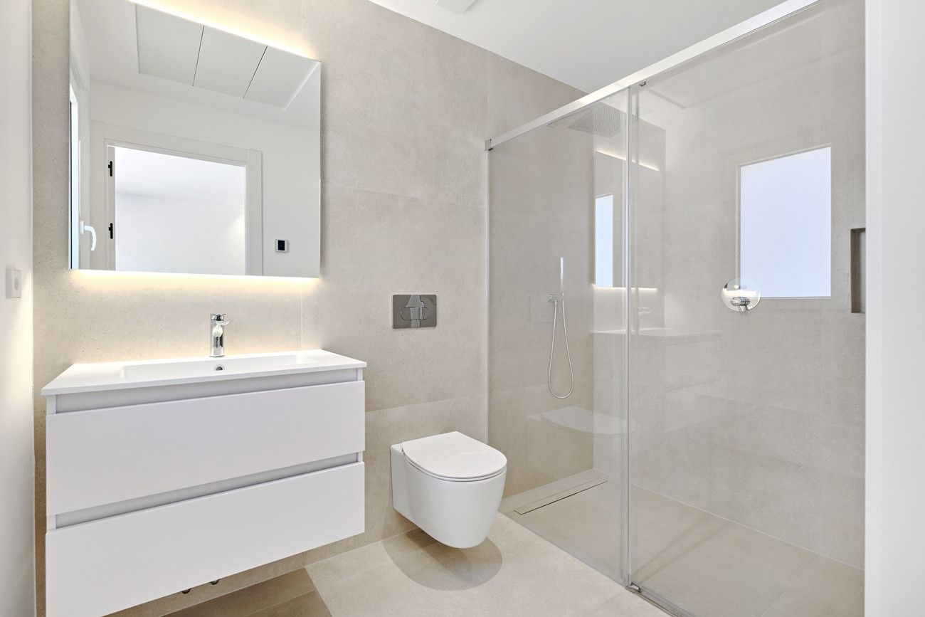 3-Bedroom Villa in Lomas de Cabo Roig, Orihuela Costa - Image 18