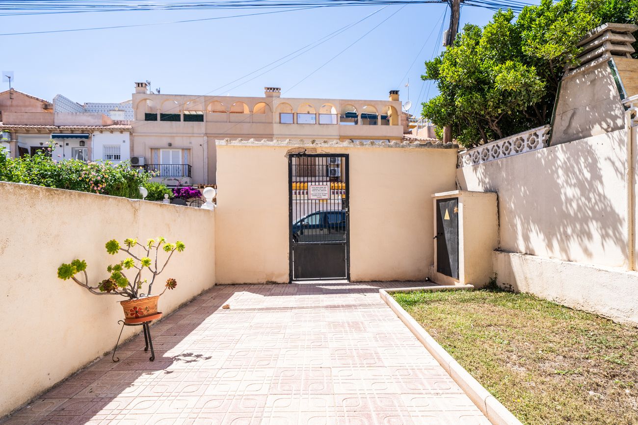 1-Bedroom Apartment in La Siesta - El Salado - Torreta, Torrevieja - Image 40