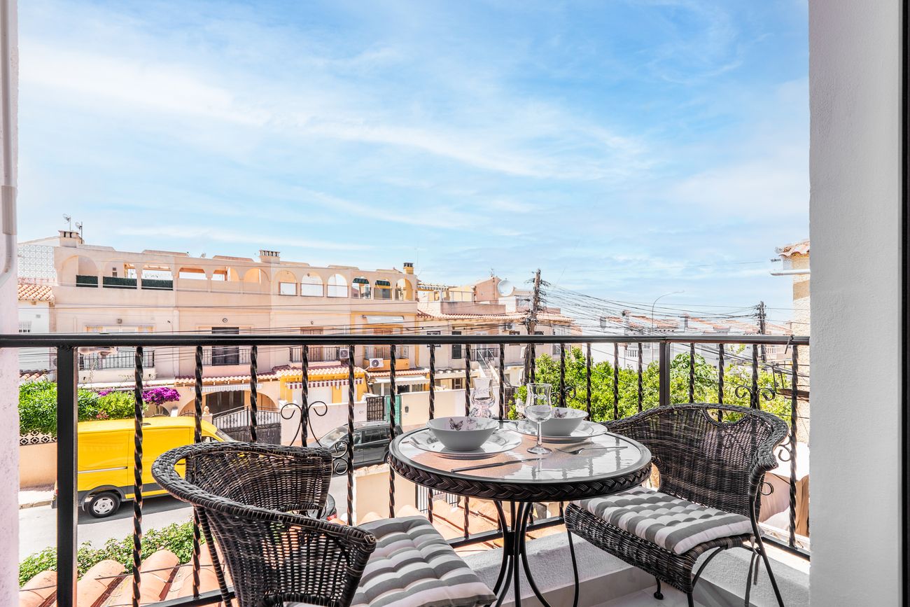 1-Bedroom Apartment in La Siesta - El Salado - Torreta, Torrevieja - Image 7