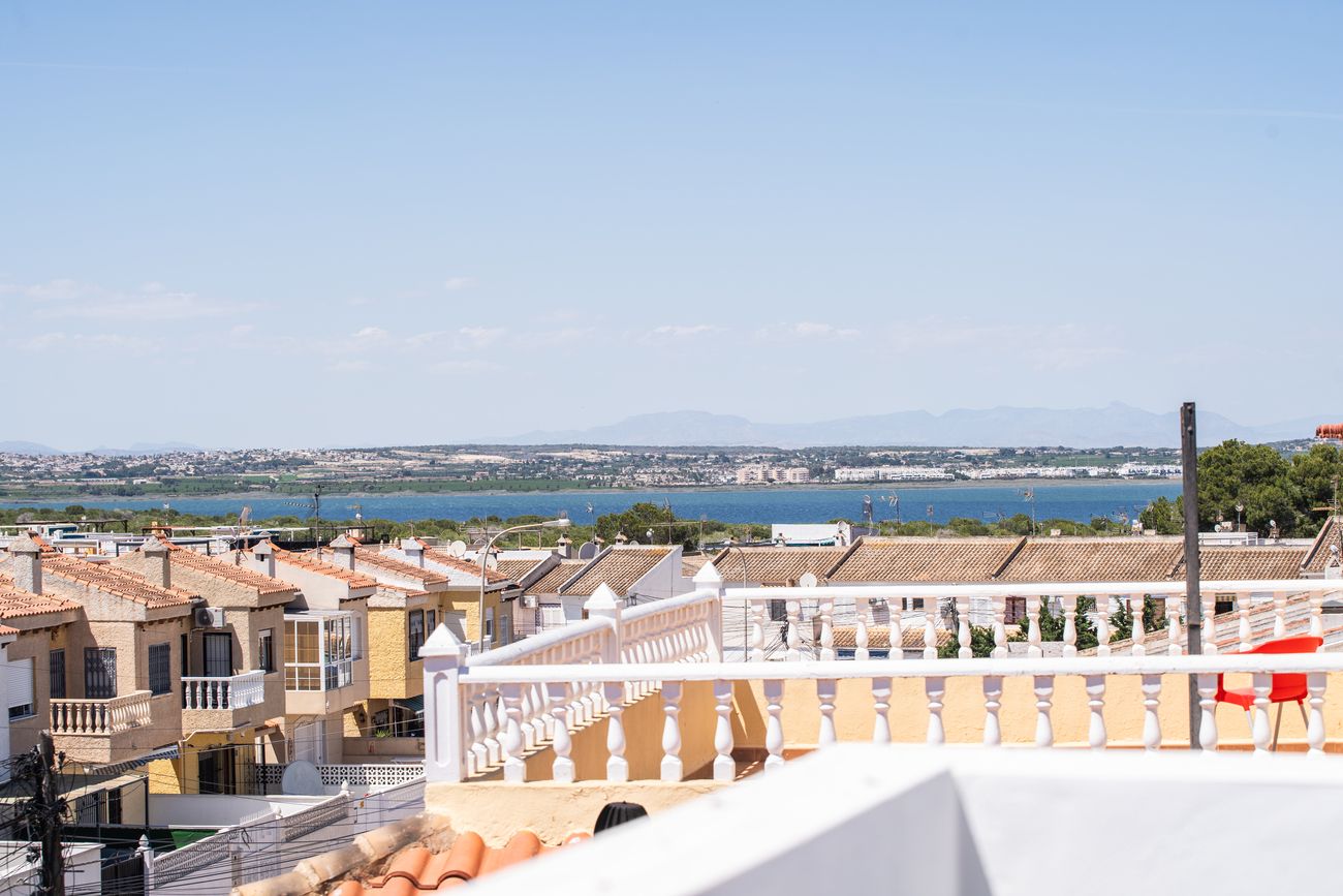 1-Bedroom Apartment in La Siesta - El Salado - Torreta, Torrevieja - Image 9