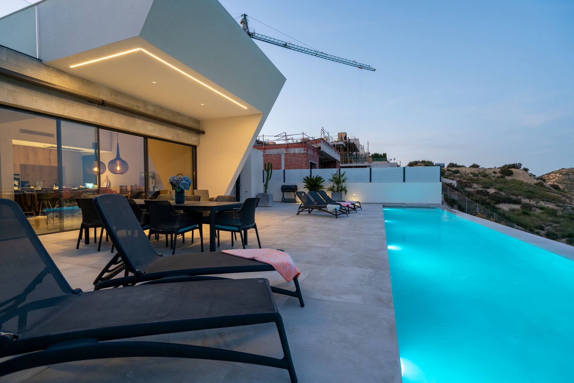 3-Bedroom Detached House in Rojales - Image 6