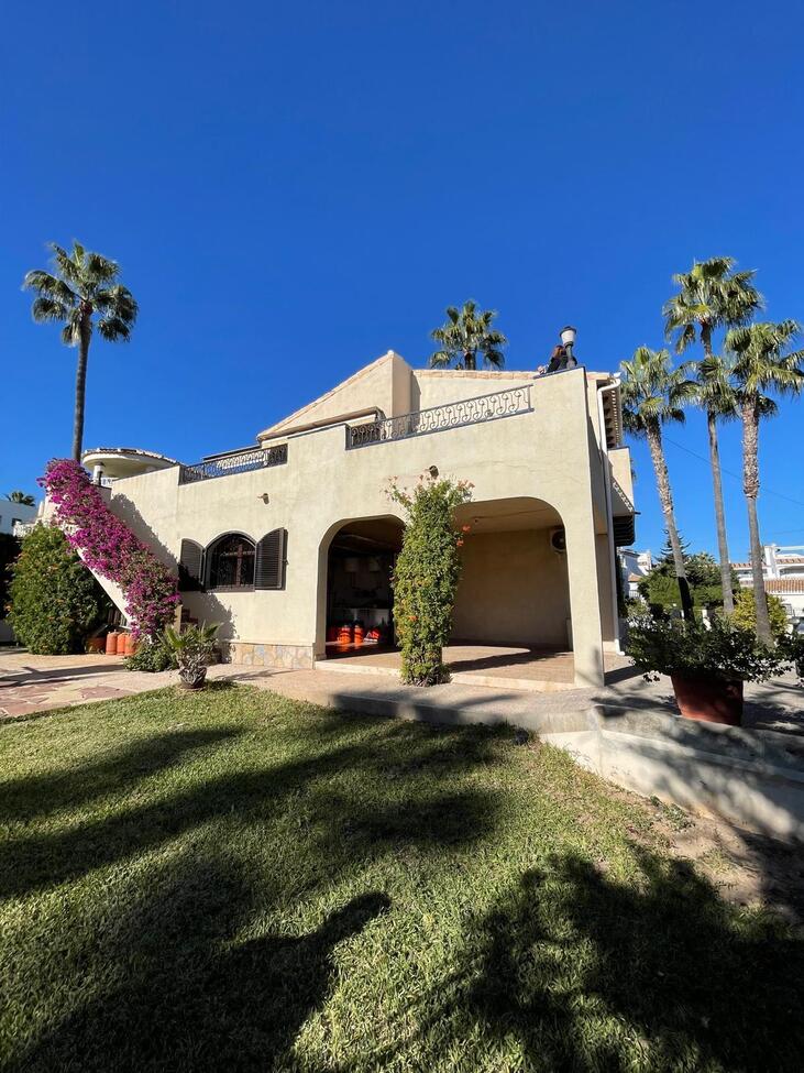 3-Bedroom Villa in Orihuela Costa - Image 3