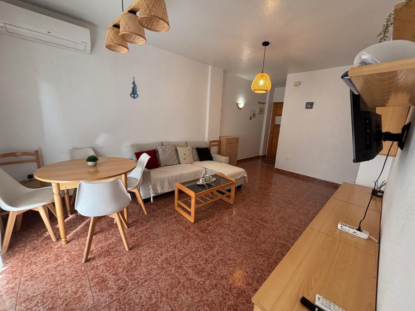 3-Bedroom Apartment in Playa del Cura, Torrevieja - Image 12