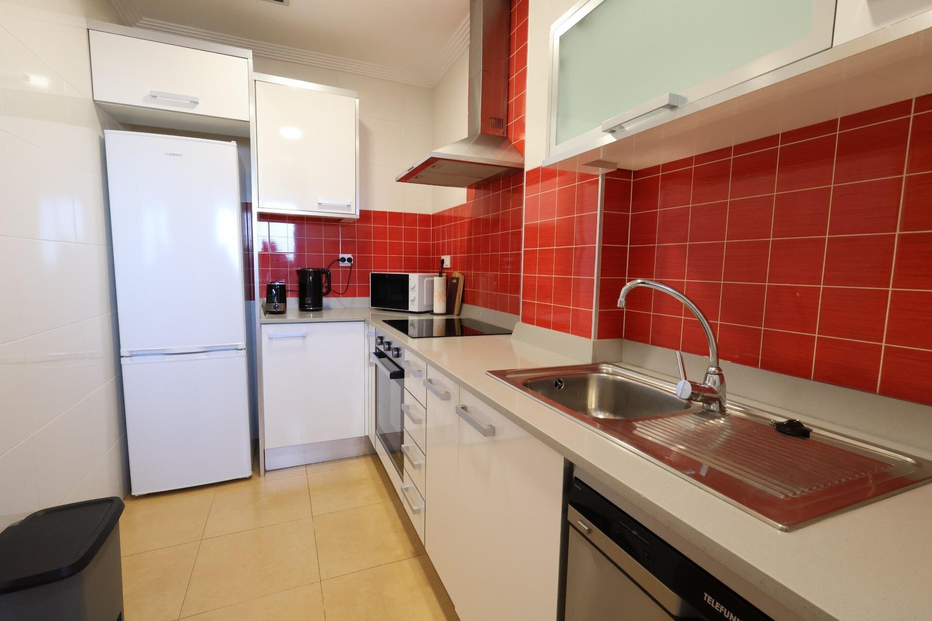 Apartamento de 2 Dormitorios en Lomas de Cabo Roig, Orihuela Costa - Image 3