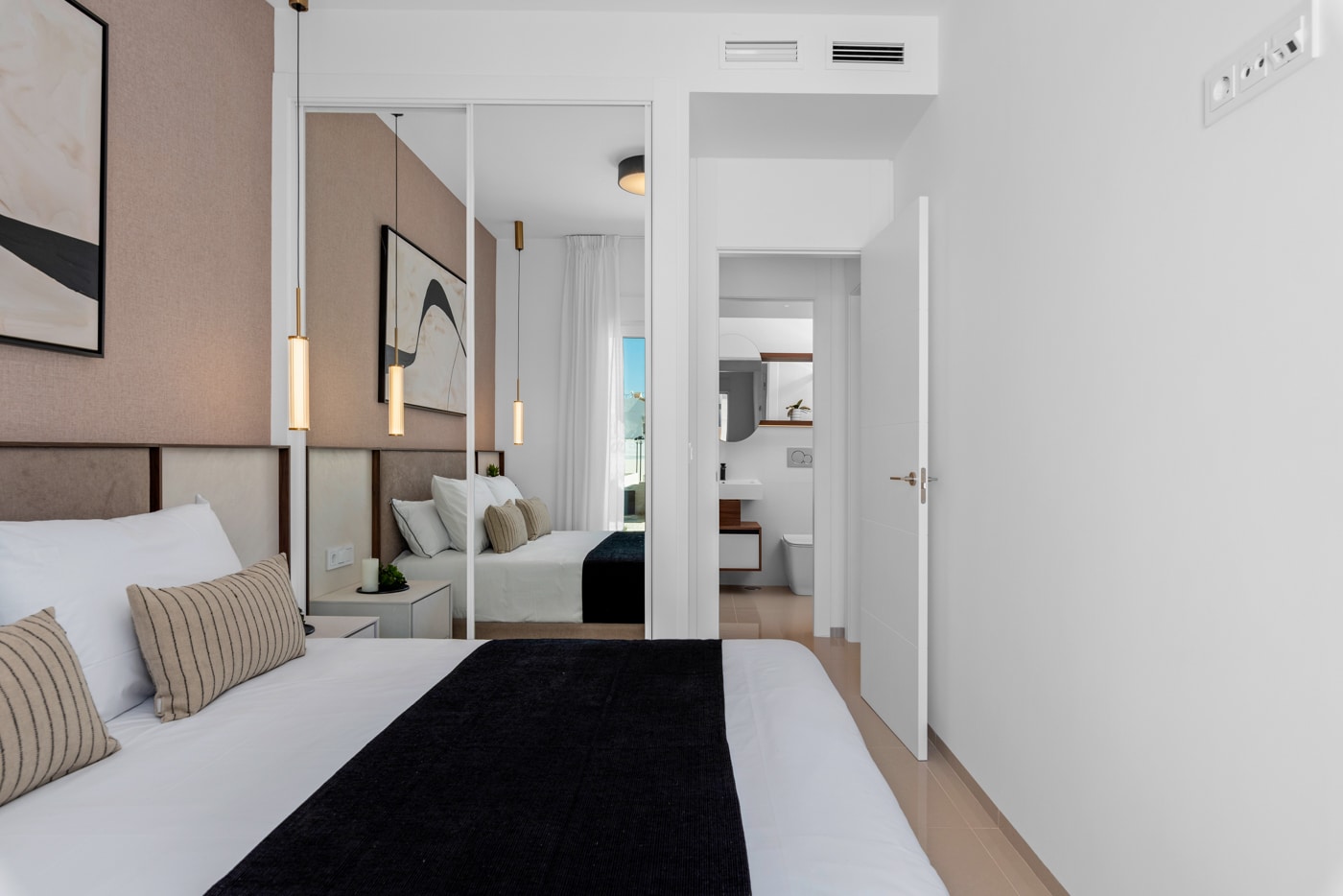 2-Bedroom Bungalow in Ciudad Quesada - Image 2