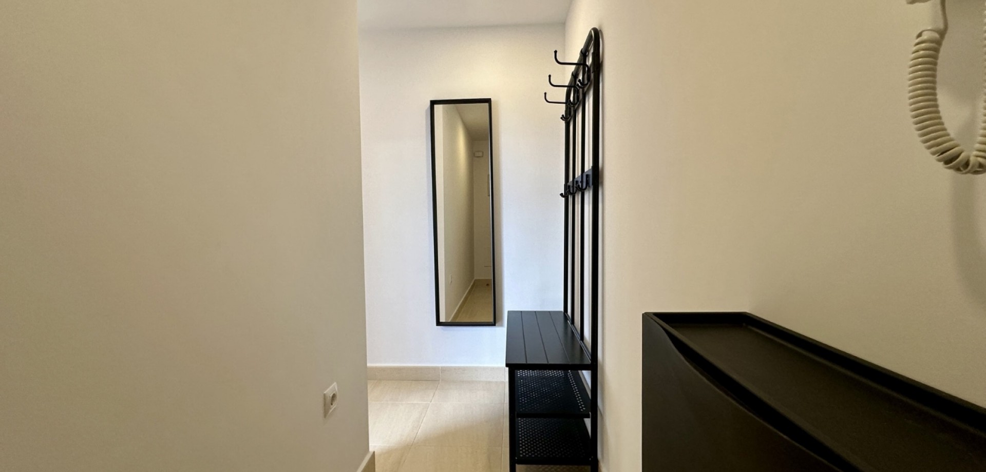 3-Bedroom Apartment in Pueblo 9, San Miguel de Salinas - Image 10