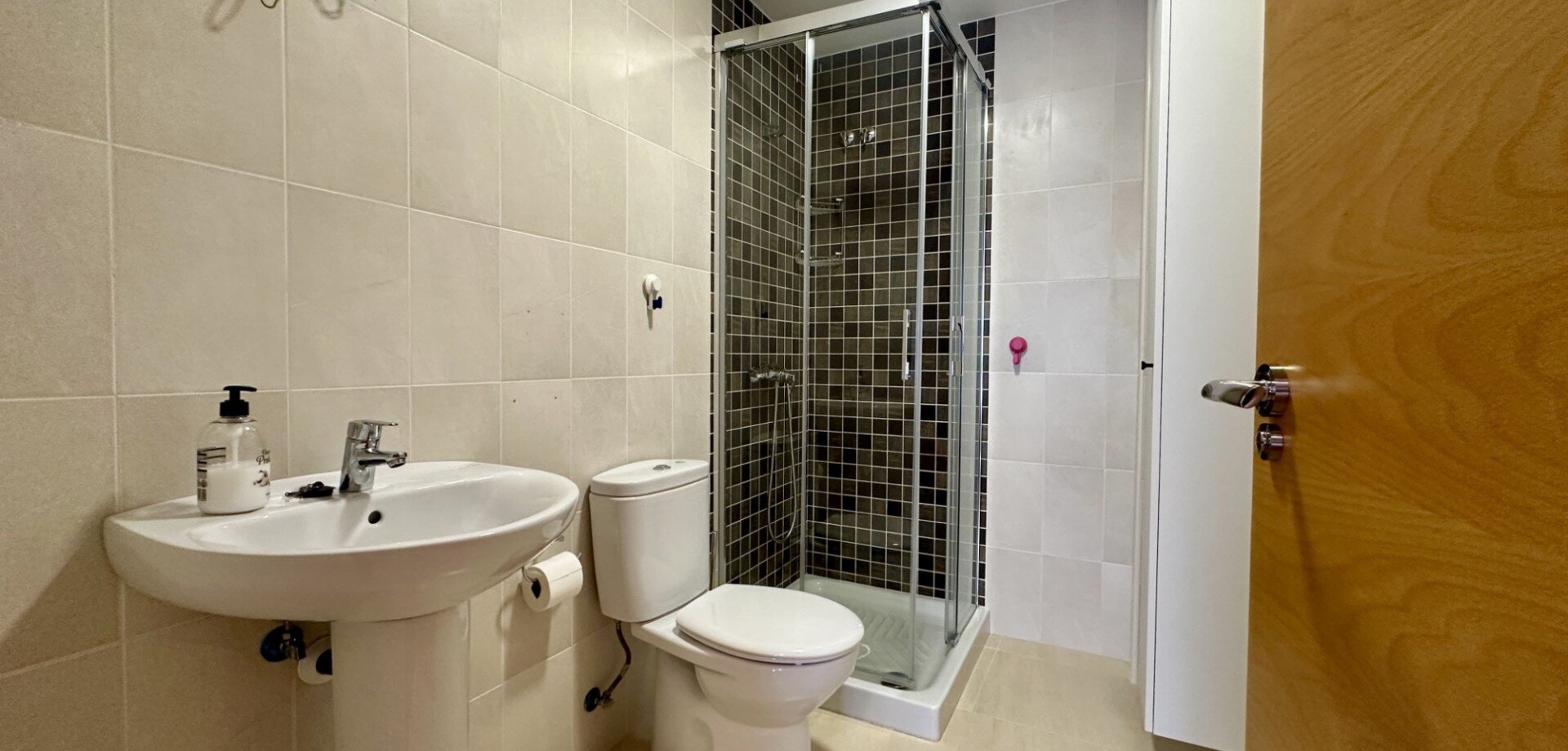 3-Bedroom Apartment in Pueblo 9, San Miguel de Salinas - Image 30