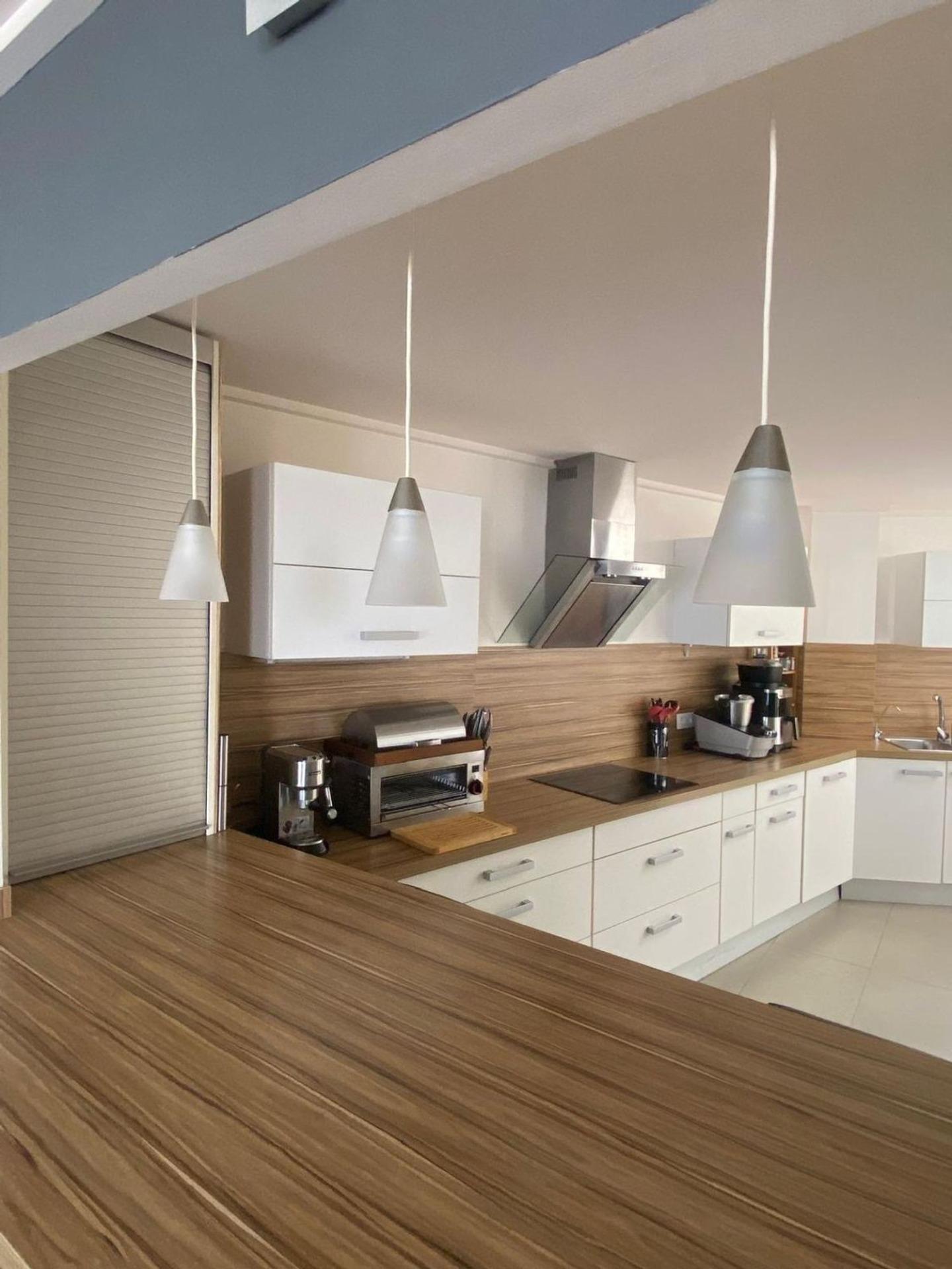 5-Bedroom Villa in Centro, Torrevieja - Image 14