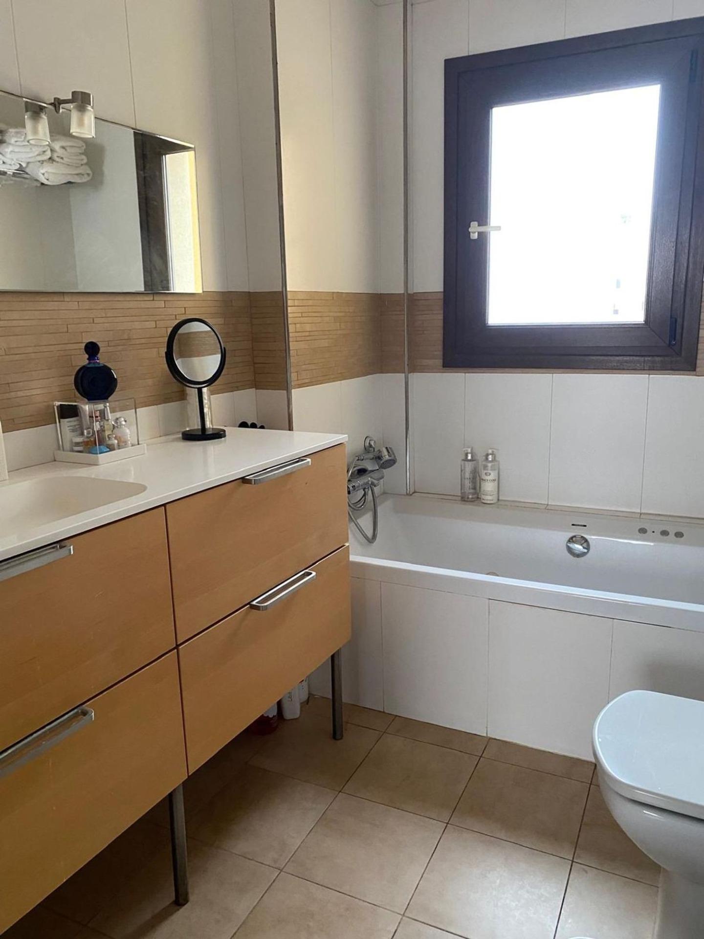 5-Bedroom Villa in Centro, Torrevieja - Image 22