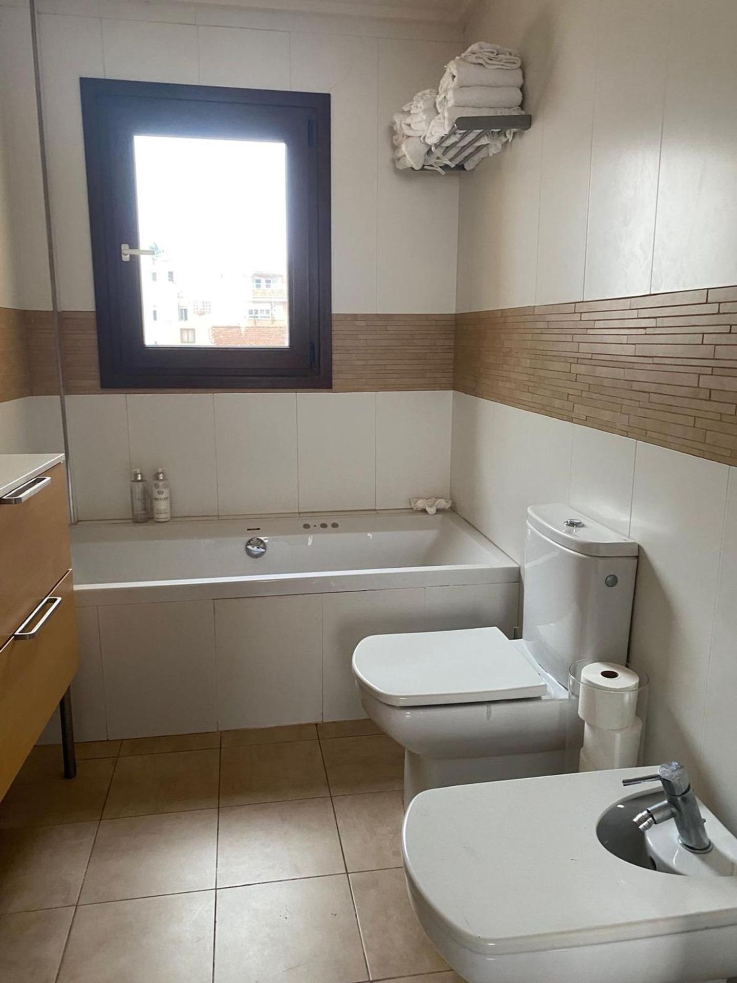 5-Bedroom Villa in Centro, Torrevieja - Image 23