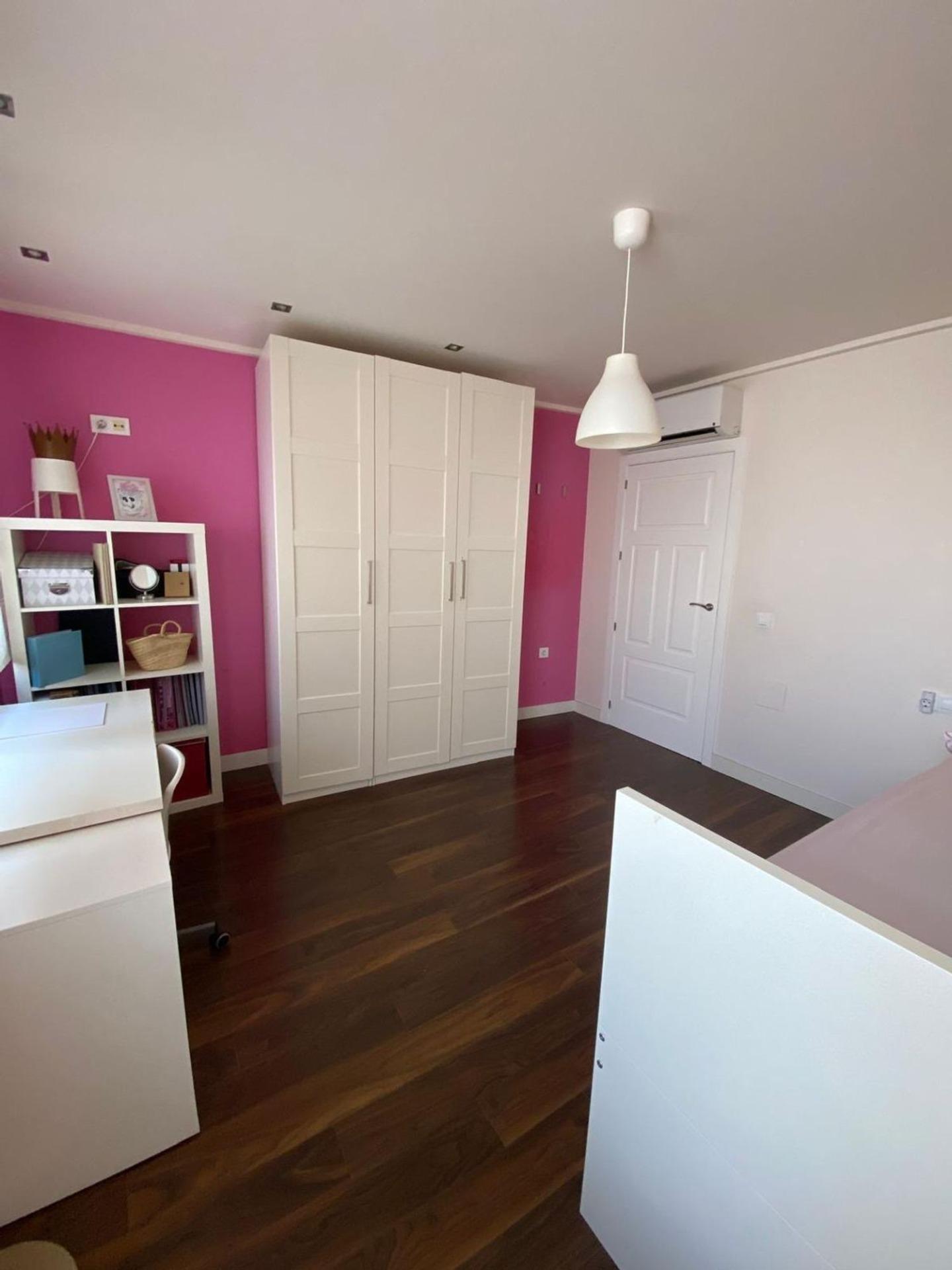 5-Bedroom Villa in Centro, Torrevieja - Image 31