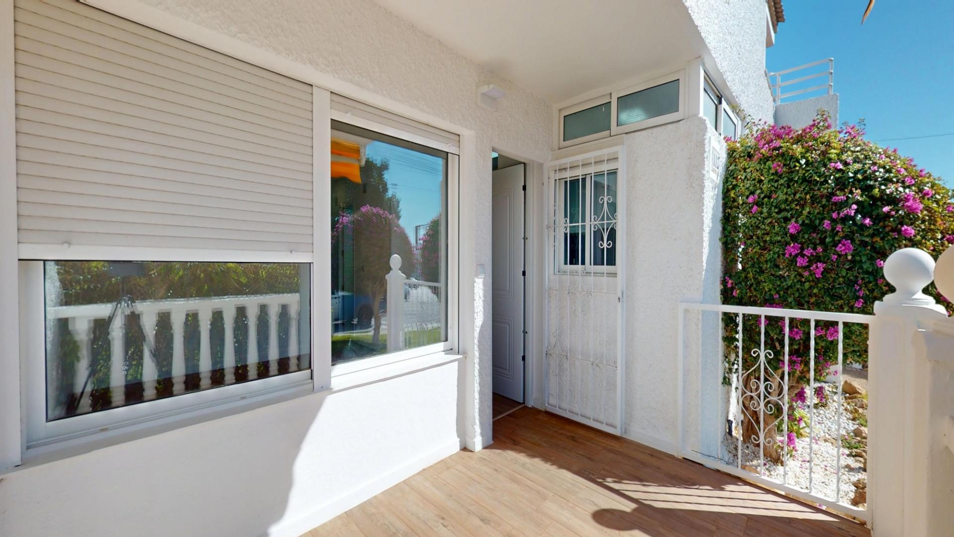 2-Bedroom Bungalow in Villamartín-las Filipinas, Orihuela Costa - Image 8