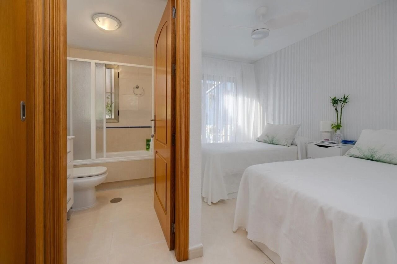 3-Bedroom Penthouse in Habaneras, Torrevieja - Image 18