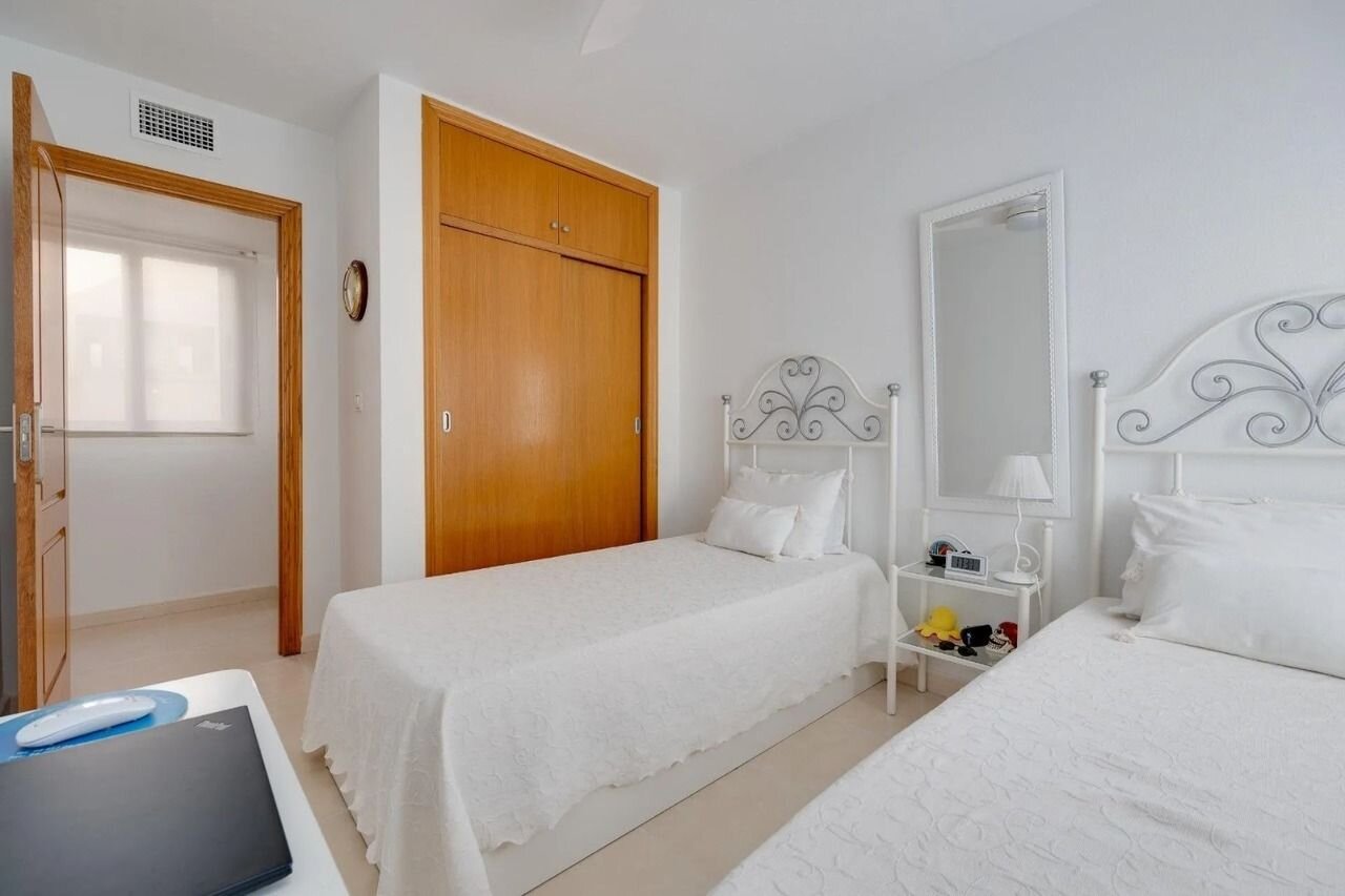 3-Bedroom Penthouse in Habaneras, Torrevieja - Image 25