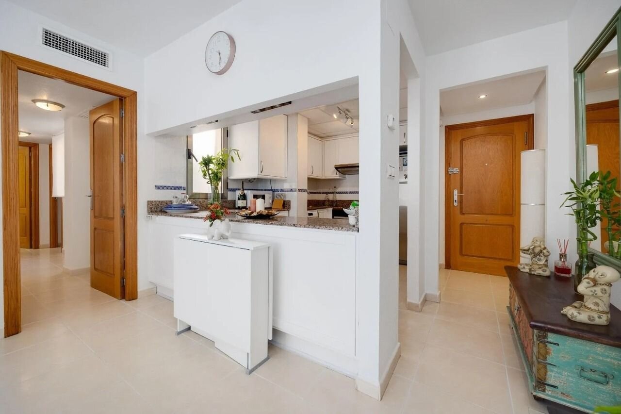 3-Bedroom Penthouse in Habaneras, Torrevieja - Image 9