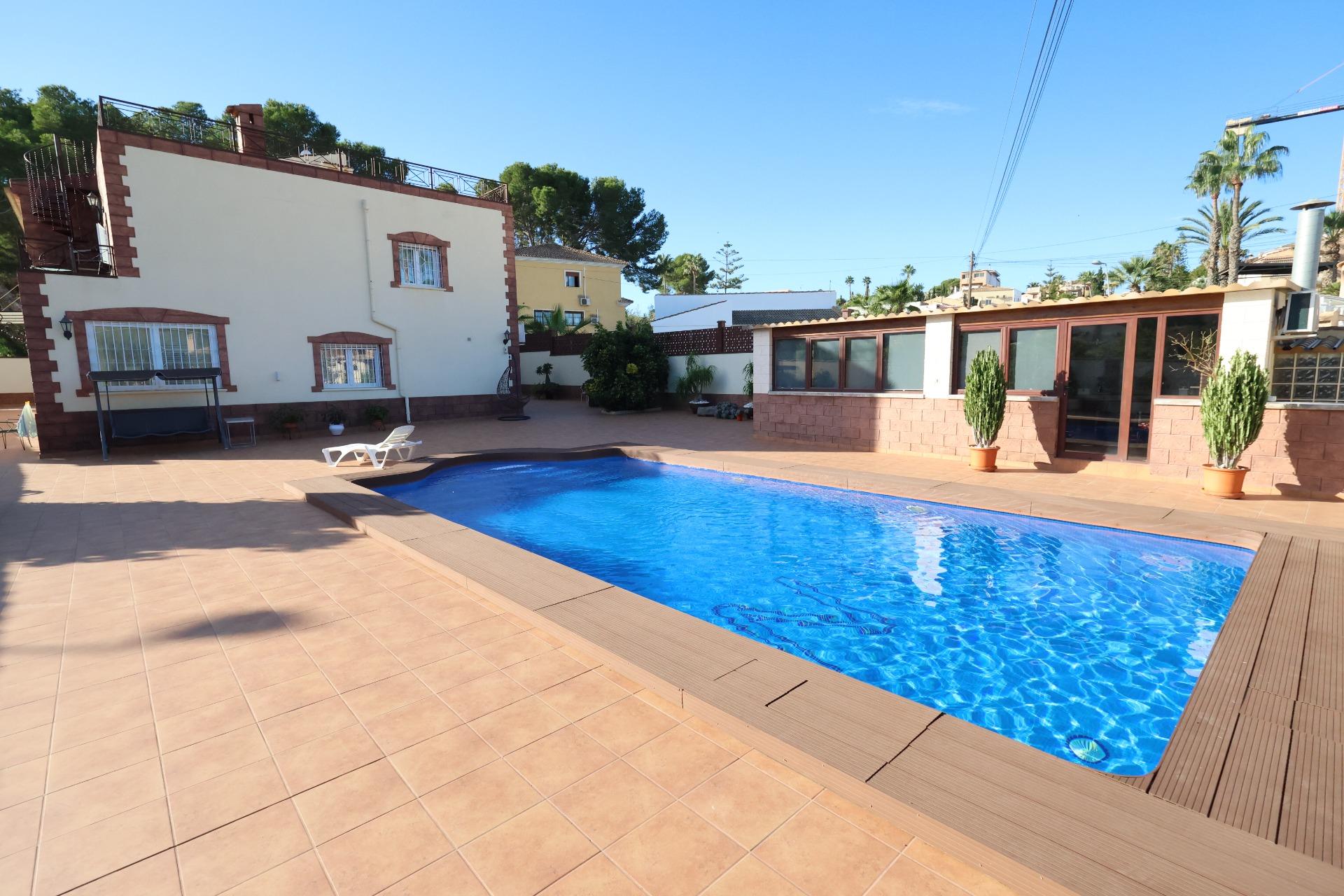 5-Bedroom Villa in Los Balcones - Los Altos del Edén, Torrevieja - Image 1