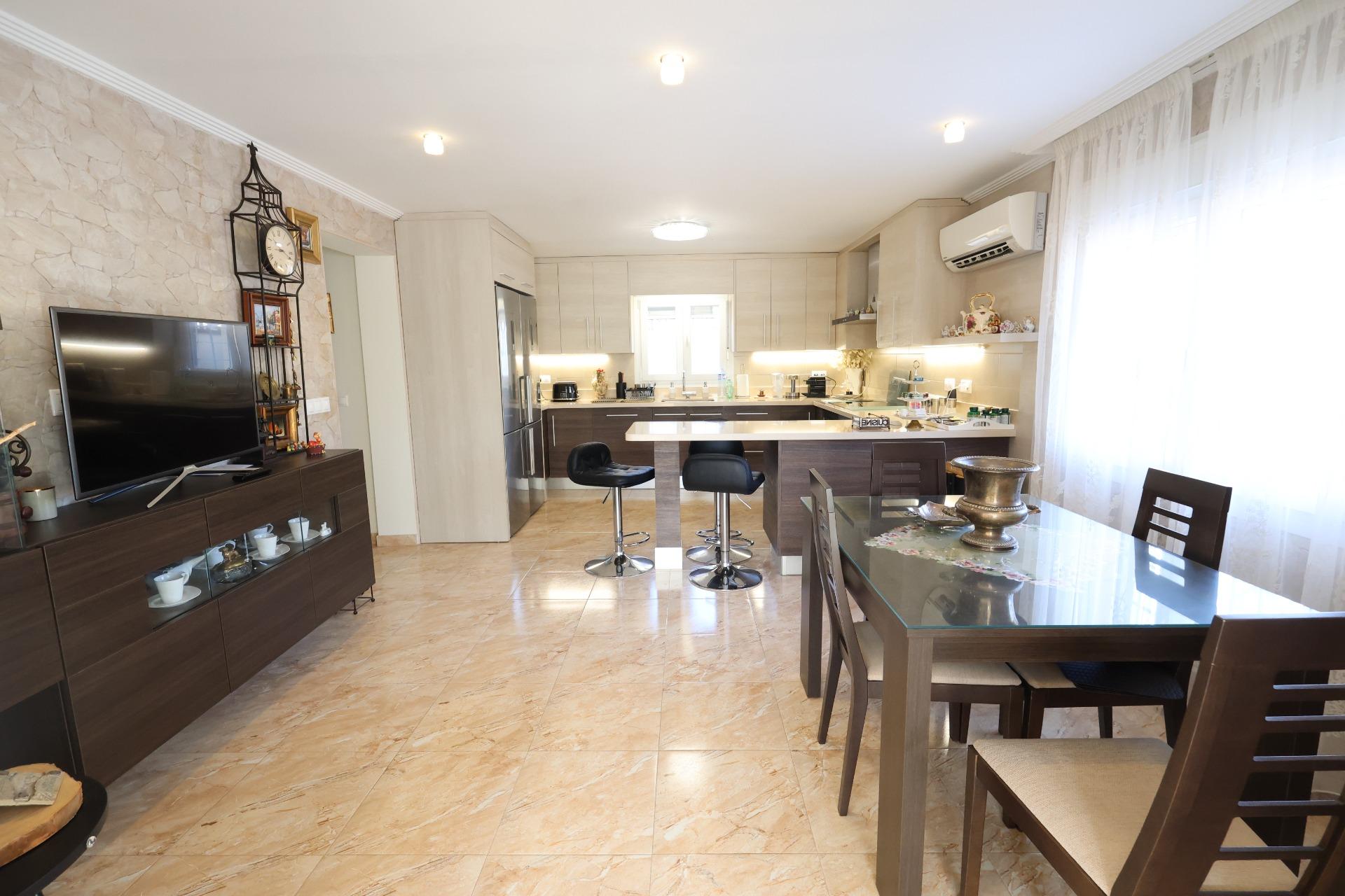 5-Bedroom Villa in Los Balcones - Los Altos del Edén, Torrevieja - Image 3