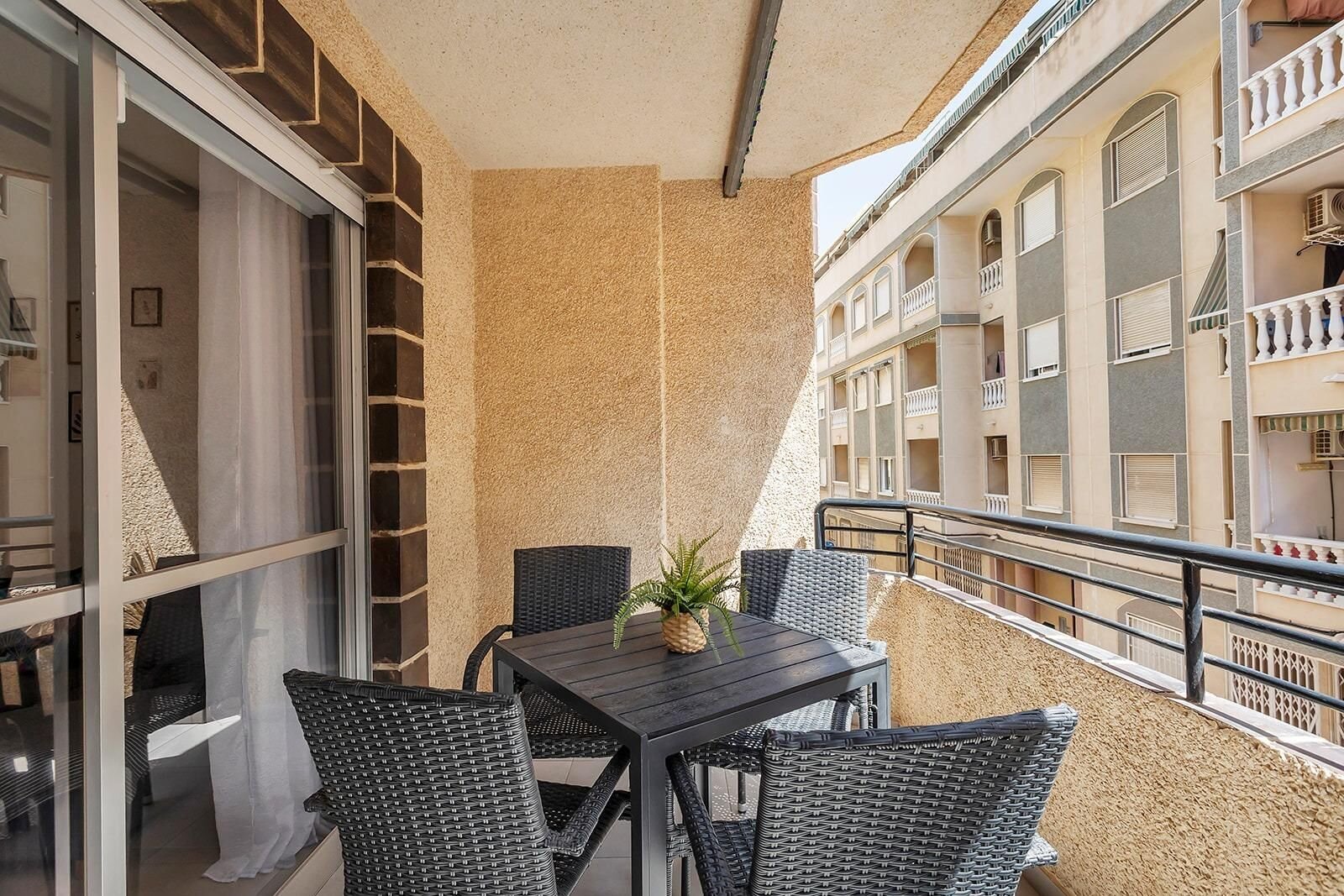 Apartamento de 3 Dormitorios en Habaneras, Torrevieja - Image 6