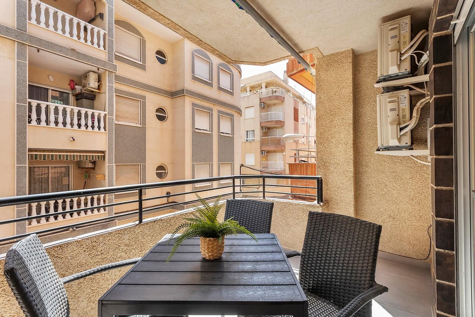 Apartamento de 3 Dormitorios en Habaneras, Torrevieja - Image 8