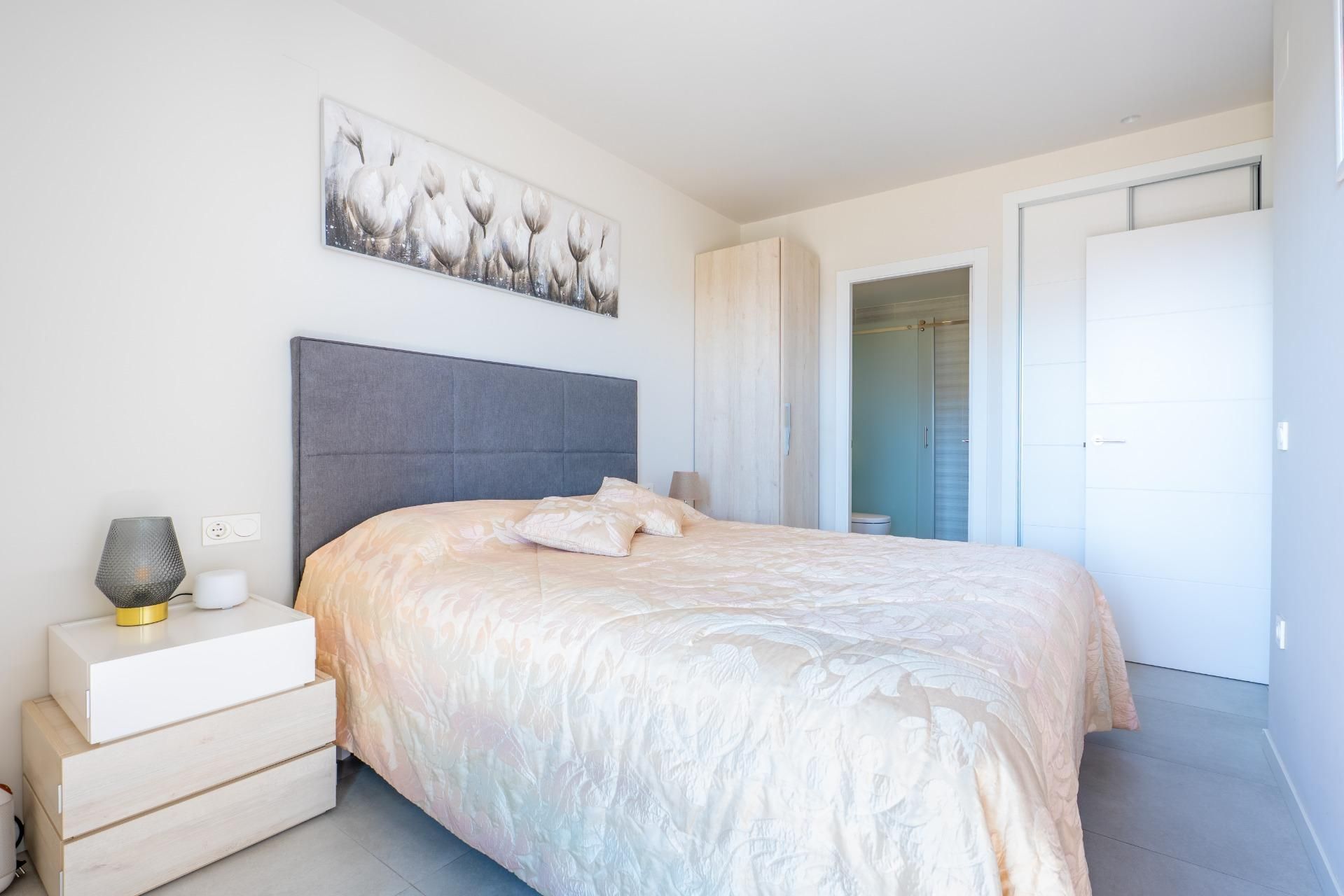 2-Bedroom Apartment in Mil Palmeras, Pilar de la Horadada - Image 12