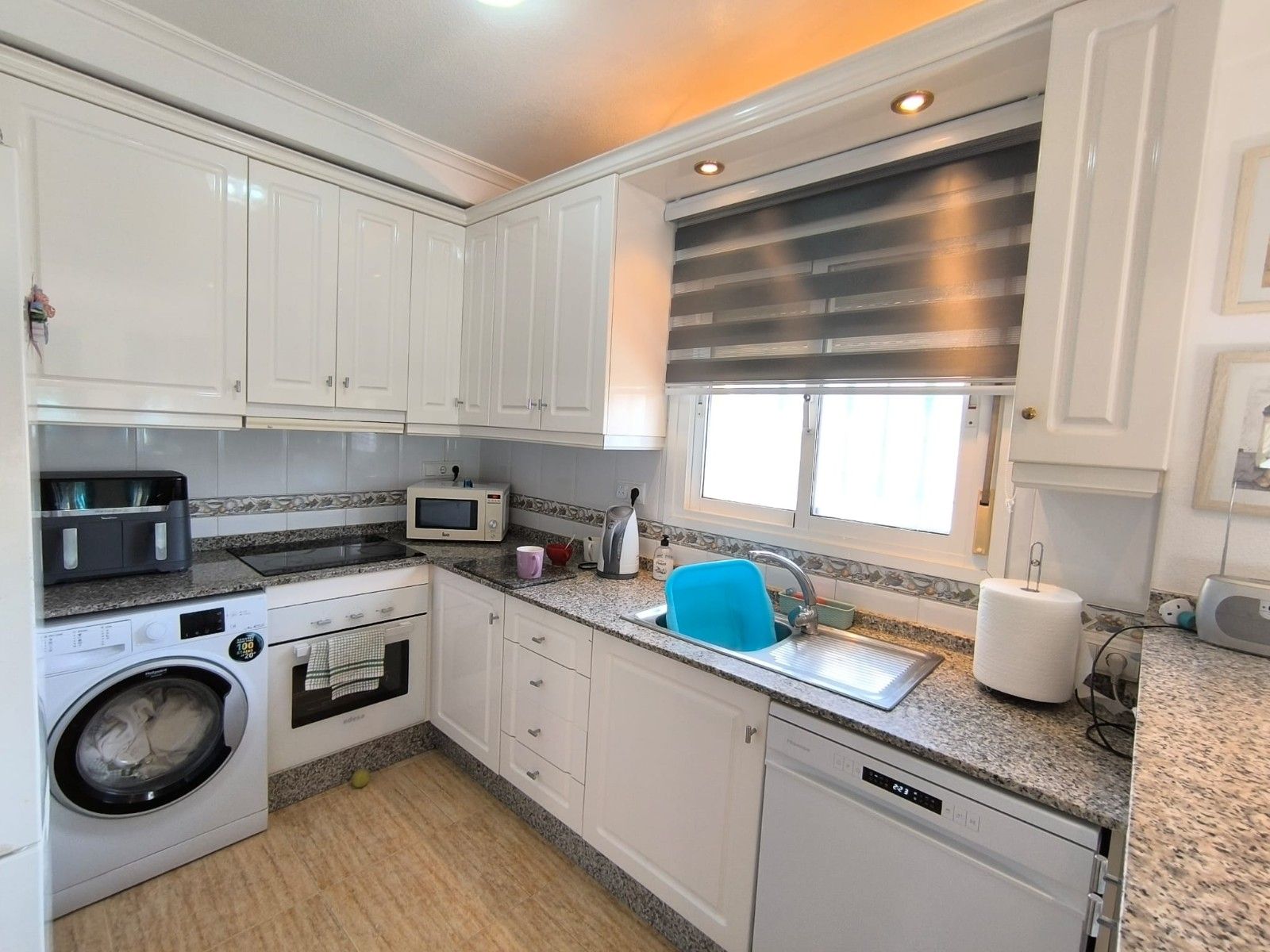 3-Bedroom Villa in Urbanizaciones, Guardamar del Segura - Image 4