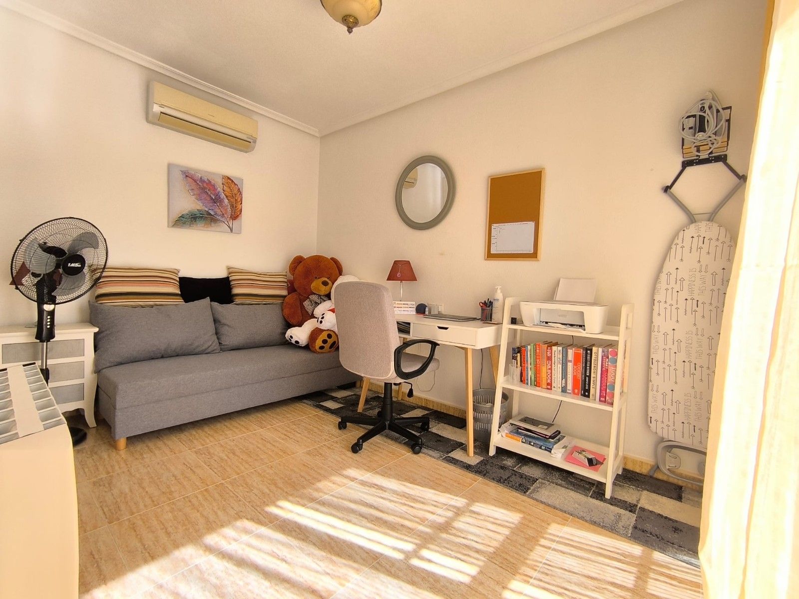 3-Bedroom Villa in Urbanizaciones, Guardamar del Segura - Image 8