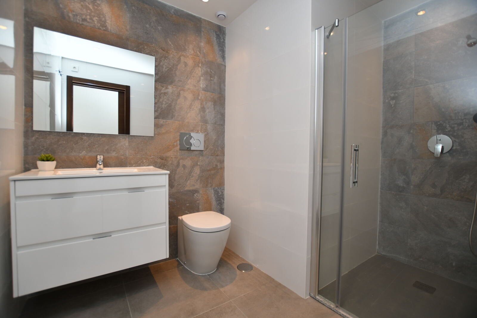 2-Bedroom Bungalow in San Miguel de Salinas - Image 22