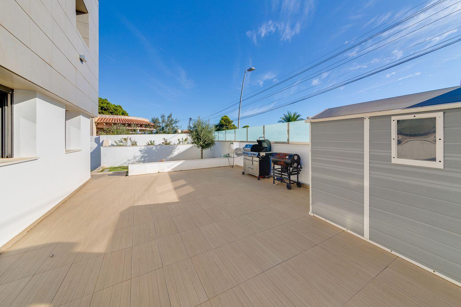 3-Bedroom Villa in Torrevieja - Image 36