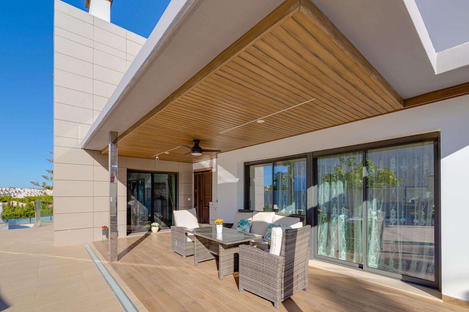 3-Bedroom Villa in Torrevieja - Image 4