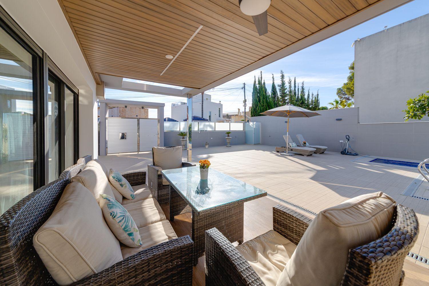 3-Bedroom Villa in Torrevieja - Image 5