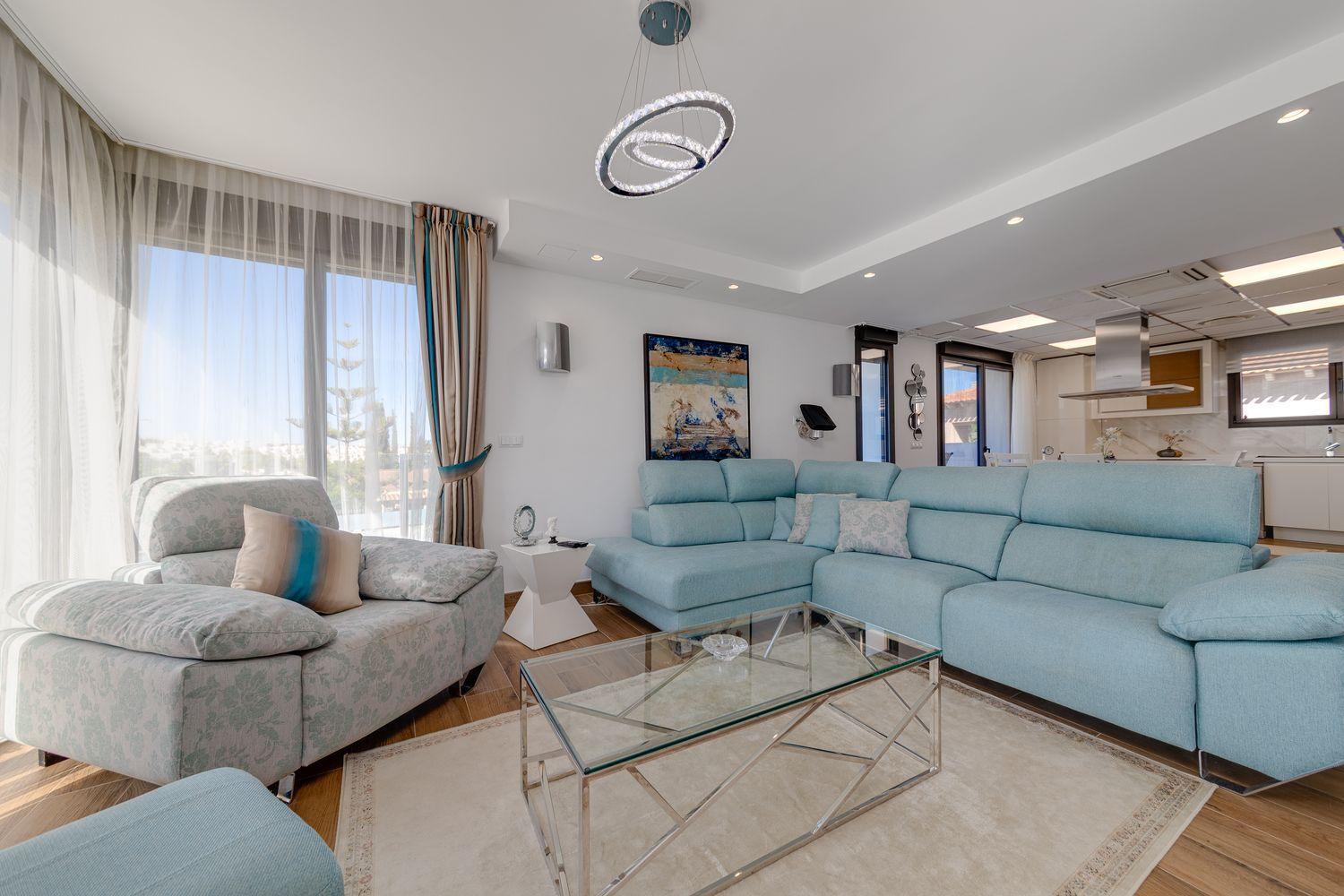3-Bedroom Villa in Torrevieja - Image 6