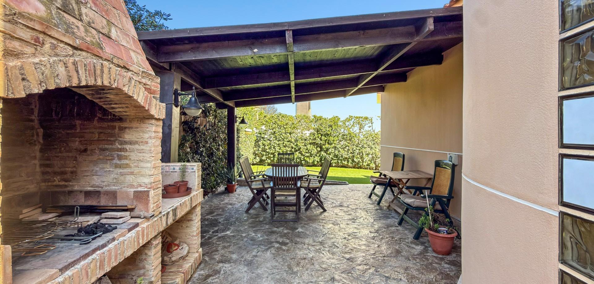 5-Bedroom Villa in Torre la Mata, Torrevieja - Image 22